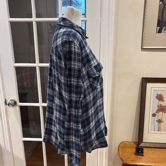 KUT From the Kluth Women’s Blue and White Plaid Button-Up Shirt. Size M - Picture 6 of 7